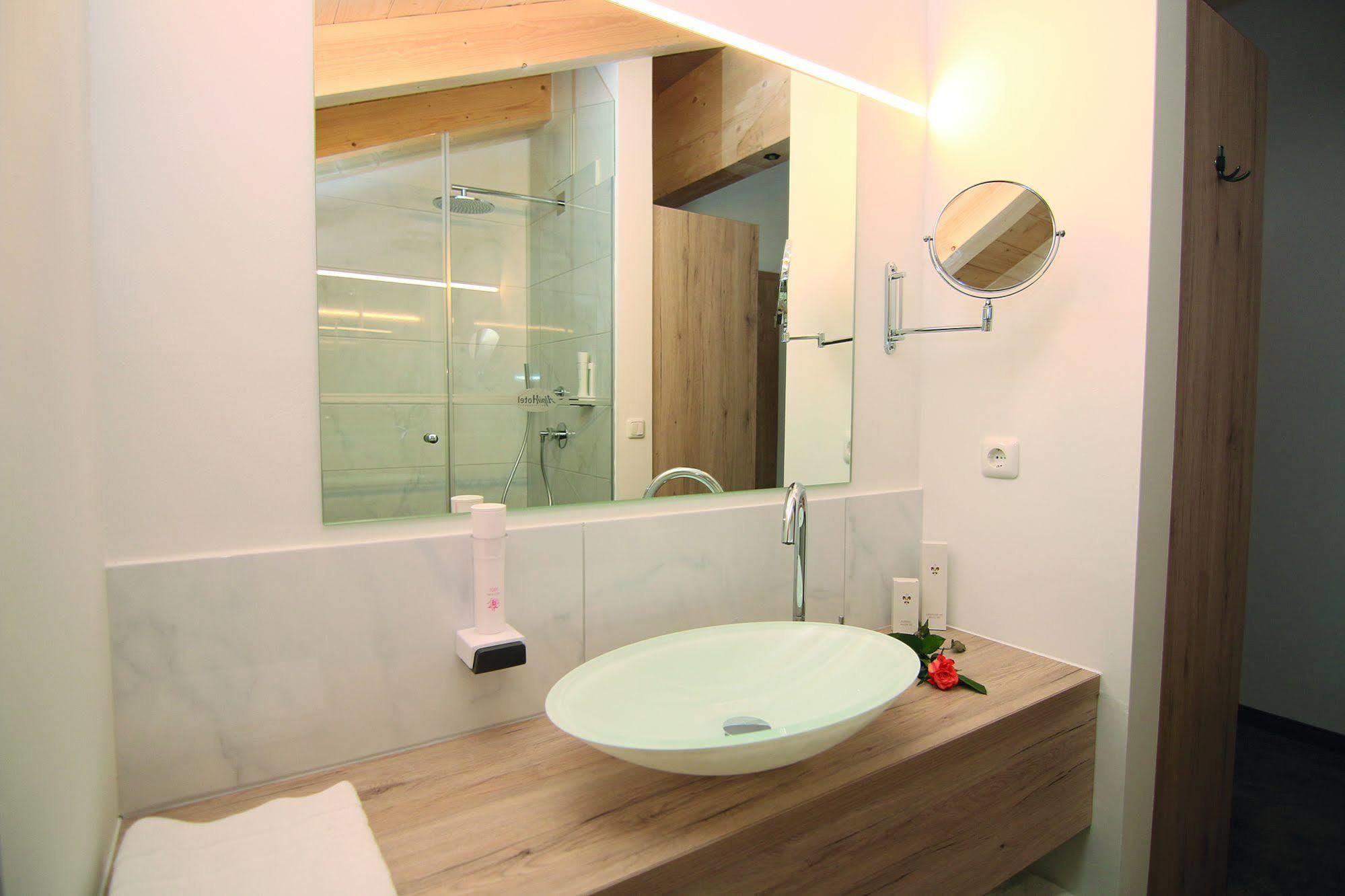 Alpinhotel เบิร์ชเทสกาเดน ภายนอก รูปภาพ